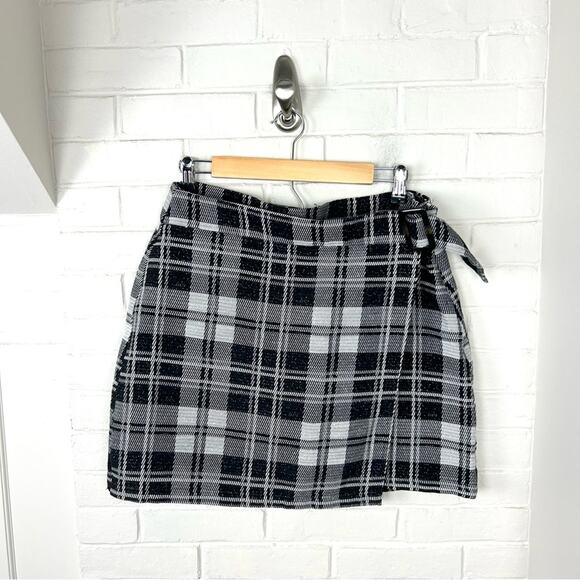 JustFab Black Plaid Knit Wrap Skirt Size XXL - Picture 2 of 10